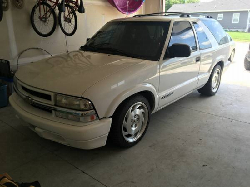 Illustration for article titled For $8,900, Does This 2002 Chevy Blazer Put The Sport In Sport Utility?